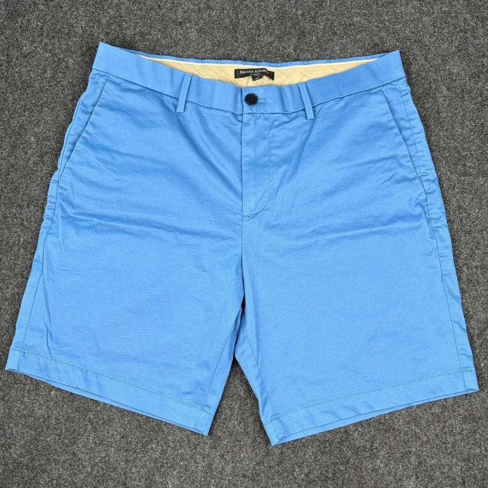 Banana Republic Mens 9 Inch Chino Shorts Size 33 Sky Blue Flat Front Casual